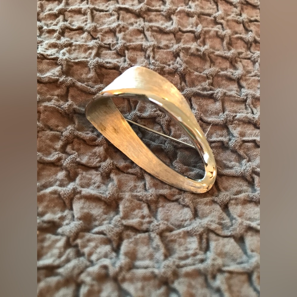 Bundle 3 for $10   Vintage Pastelli silver toned broach.